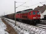 232 165 steht an einem verschneiten Sonntag in Stralsund-Langendorf (11.02.07)