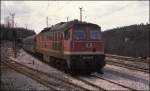 232464 war am 26.4.1992 um 14.37 Uhr vor dem N 8936 nach Leinefelde bei Blankenheim unterwegs.