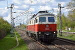 DB Cargo AG, Mainz mit ihrer  232 005-9  (NVR:  92 80 1232 005-9 D-DB ) am 24.04.23 Durchfahrt Bahnhof Berlin Hohenschönhausen.