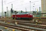 TrainLog Ludmilla 233 373-0 am 22.01.23 in Frankfurt am Main Hbf vom Bahnsteig aus fotografiert