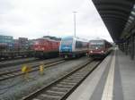Hier links 233 043-9, in der Mitte 233 066-1 mit ALX87021 von Hof Hbf.