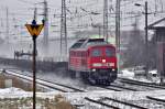 233 547 mit einem Schadwagenzug luft wohl als Vorzug dem Castortransport voraus am 16.12.2010 -  hier am Abzwg Stralsund / Srg Richtung Greifswald