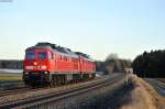 233 452-2 mit einer Schwestermaschine im Abendlicht auf dem Weg nach Marktredwitz, 14.02.2014 