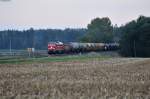 Die Sonne war schon hinter dem Steinwald verschwunden als 233 367-2 mit dem EZ45365 (Nürnberg Rbf-Cheb) in Oberteich auftauchte, 24.10.2014