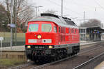 DB 233 525-5 durchfährt Nienburg(Weser) 18.12.2018