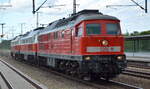 Ludmilla Lokzug der DB Cargo AG (D) mit  233 525-5  (NVR:  92 80 1233 525-5 D-DB ) und  232 045-5  (NVR:  92 80 1232 045-5 D-DB ) +  232 005-9  (NVR:  92 80 1232 005-9 D-DB ) am Haken  am 15.09.22 Durchfahrt Bahnhof Golm.