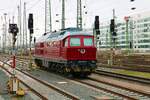 TrainLog Ludmilla 233 373-0 am 22.01.23 in Frankfurt am Main Hbf vom Bahnsteig aus fotografiert
