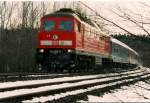 234 554-4 mit dem IR 2300 von Mnchen Hbf nach Berlin kurz vor Wiesau (Oberpf) 2.2.2001 Leider fahren heute diese Zge nicht mehr bei uns :( Bild und Scan: Korbinian E.