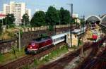Am 6. August 1999 hat 234 423-2 mit dem IR457 gerade Dresden Hbf verlassen.