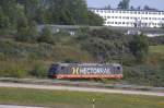 Die 241 003 (HECTORRAIL) wartet in Sassnitz am Fhrhafen auf Arbeit, 24.07.2014, 12:01 Uhr 