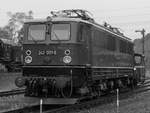 Die Elektrolokomotive 242 001-6 an einem verregneten 1. Mai 2017 im Eisenbahnmuseum Bochum.