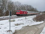 DB 245 024 mit dem IC 2535 von Eisenach nach Gera Hbf, am 08.01.2021 in Oberweimar.