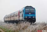 Frostige Temperaturen Ende November 2016. Ein Ersatzfuhrpark für die stillgelegten NOB Wagen. Hier fahren N Wagen der DB im Sandwitch zwischen 2 BR 245 der NOB Höhe Meldorf

weitere Bilder habe ich unter Bernibahn bei Facebook