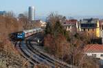 IC2151 Kassel-Wilhelmshöhe - Gera mit 246 049-2 am Morgen des 22.11.2025 zwischen Jena West und Jena-Göschwitz 