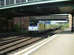 15.5.2008 14.39Uhr ME aus Cuxhaven nach Hamburg Hbf fhrt in Harburg mit Br246 009-5 ein.
