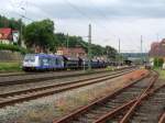 246 011-1  Sicherheit durch Transparenz  der IGT / Raildox steht am 19. Juni 2014 mit einem Düngezug auf Gleis 4 im Bahnhof Kronach.