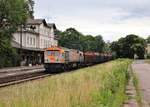 hvle 250 011 war mit einem Holzzug von Triptis nach Kaufering am 06.07.21 in Pößneck oberer Bahnhof zu sehen.