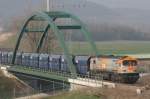 V330.3 zieht den  Blauen Zug  ber die B6n-Brcke bei Blankenburg; 03.04.2009