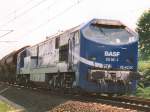 2003 fuhr der  Blue Tiger  250 001 einige Zeit lang Kalizge von Gerstungen in westliche Richtungen, hier zu sehen im  Berliner Bogen  in Bebra auf der Fahrt Richtung Bad Hersfeld.