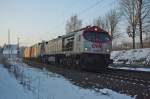 Kaum treffen die ersten Strahlen der Morgen - Sonne auf den Schnee, brllt auch schon der Tiger! 330092 der OHE am 17.02.2010 bei Albungen in Fahrtrichtung Norden.