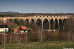 Der  Orange Tiger  V330 der HVLE befrdert am 11.03.07 den Gipszug vom HKW Chemnitz-Nord ber das Ghrener Viadukt.