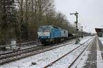 RDC 2700-03 zieht am 16 Februar 2026 ein Sylt-Shuttle aus Niebüll und passiert dabei noch die Formsignale.