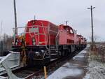 DB 261 045-9 + 261 012-9 + 261 062-4 pausierten am 11.12.2022 in Erfurt Gbf.