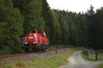 Gterverkehr im oberen Vogtland: 261 062 mit EK74830 Zwickau - Oelsnitz zwischen Gunzen und Siebenbrunn kurz vor der Ortslage Siebenbrunn - mangels zu befrdernder Last leider wieder nur Lz,