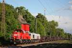 261 105 zog am 24.5.13 eine ECR 247er und einen Rhrenzug von Dsseldorf-Rath nach Oberhausen Osterfeld durch Ratingen-Lintorf.