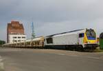 263 001-0 D-VTLT mit Kies- oder Splittzug am 15.06.2019 im Binnenhafen Anklam.