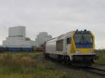263 001-0 (Maxima 30 CC) der SGL (Schienen Gter Logistik GmbH) und D21 (ehemalige 211 125-0) der Bentheimer Eisenbahn AG whrend raingerarbeiten Coevorden de Heege am 18-9-2012.