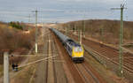 264 001 bespannte am 05.03.17 einen Kesselwagenzug, welchen sie in Bitterfeld übernommen, nach Hof. Hier rollt die Maxima mit ihrem Zug durch Holzweissig Richtung Leipzig.