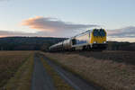 Voith Maxima 264 001 mit einem Kesselwagenzug von Bitterfeld nach Vohburg bei Oberteich, 26.02.2017