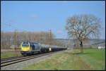 VOITH Maxima 40 CC der Firma Stock Transport, 264 001, mit einem Ganzzug Kesselwagen am Fotobaum bei Retzbach im Maintal. 22.03.2026