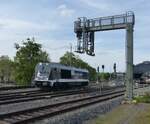 Die starkenberger Voith Maxima 40 CC 005 (9280 1264 005-0 D-STARK) ist die älteste der 3 Loks dieser Baureihe im Bestand der Firma. Viele Jahre war sie im Wismutgrün unterweg. Nach einer Verjüngungskur ziert sie nun ebenfalls das Kleid der Starkenberger Gruppe. Hier nach dem Tanken in Gera am 4.5.2026
