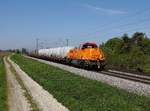 Die 265 303 mit einem Güterzug am 06.05.2017 unterwegs bei Langenisarhofen.