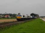 Die 247 051 und die 247 038 mit einem Containerzug am 04.04.2014 unterwegs bei Pirach.