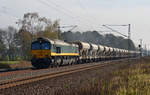 266 006 der Beacon Rail führte am 04.11.17 einen langen Kieszug durch Jütrichau Richtung Magdeburg.