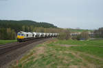 077 012-8 mit dem MEG Zementzug von Rüdersdorf nach Regensburg Hafen bei Lengenfeld, 15.04.2017