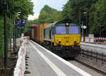 Die Class 66 PB15 von Crossrail  kommt mit einem MSC-Containerzug aus Antwerpen-Krommenhoek(B) nach Germersheim(D) und kommt aus Richtung Aachen-West,Aachen-Schanz,Aachen-Hbf,Aachen-Rothe-Erde und