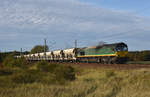 HHPI 266 005-6 Class 66 mit einem Kieszug von Elbekies Mühlberg/Lausitzer Grauwacke, kommend aus Richtung Hamburg. 3km östlich von Büchen, 08.10.2018.