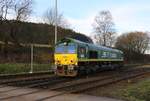 Am 14.2.2019 war Class 66 der RTB Cargo mit Lok PB 18 auf der Hüttenbahn zwischen Hasbergen und Georgsmarienhütte im Einsatz. Sie bewältigte den Schrottverkehr zwischen Osnabrück Hafen und dem Stahlwerk in Georgsmarienhütte. Auf dem Foto setzt die Lok gerade um 09.08 Uhr in Georgsmarienhütte um und bespannt danach den Leerzug zurück zum Osnabrücker Hafen.