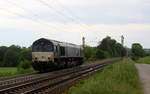 Die Class 66 653-04 fährt für Crossrail kommt als Lokzug von Aachen-West(D) nach Montzen(B) und fährt die Gemmenicher-Rampe hoch. 
Aufgenommen an der Montzenroute am Gemmenicher-Weg. 
Bei Sonne und Regenwolken am Nachmittag vom 26.5.2019.