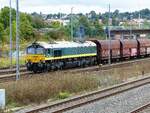 BEACON Rail LTD CLASS 66, 29007, 9280 1266 006-6 D-BRLL ), mit einem leeren Kohlezug in Gera am 17.9.2021