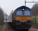 Die ERSR 6613 steht kurz vor einem Bahnbergang und wartet auf Fahrtfreigabe. Schon eine beeindruckende Lokomotive. Das Foto stammt vom 17.03.2008 