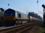 Die Class66 der Rurtalbahn schleppt mit Gebrll einen schweren Gterzug von Aachen West die Rampe richtung Belgien hoch.