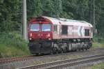 Lintorf, 9.8.´10: Class 66 DE 61 der HGK fhrt solo in Richtung Duisburg