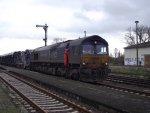 Class66 von HHPI mit Schotterlerzug nach Flechtingen in Haldensleben am 6.11.2010