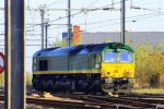 Die Class 66 PB20 von Ascendos Rail Leasing rangiert in Montzen-Gare(B).