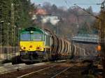 Wie schwer die Class66 arbeitet sieht man an dem Hitzeflimmern ber der Lok. PB17 von der Rurtalbahn zerrt am 26.11.2011 auf der Rampe der Montzenroute von Aachen West nach Belgien an einem Getreidezug, der so schwer ist, das 482 043-7 hinten bis zum Gemmenicher Tunnel nachschieben mu.